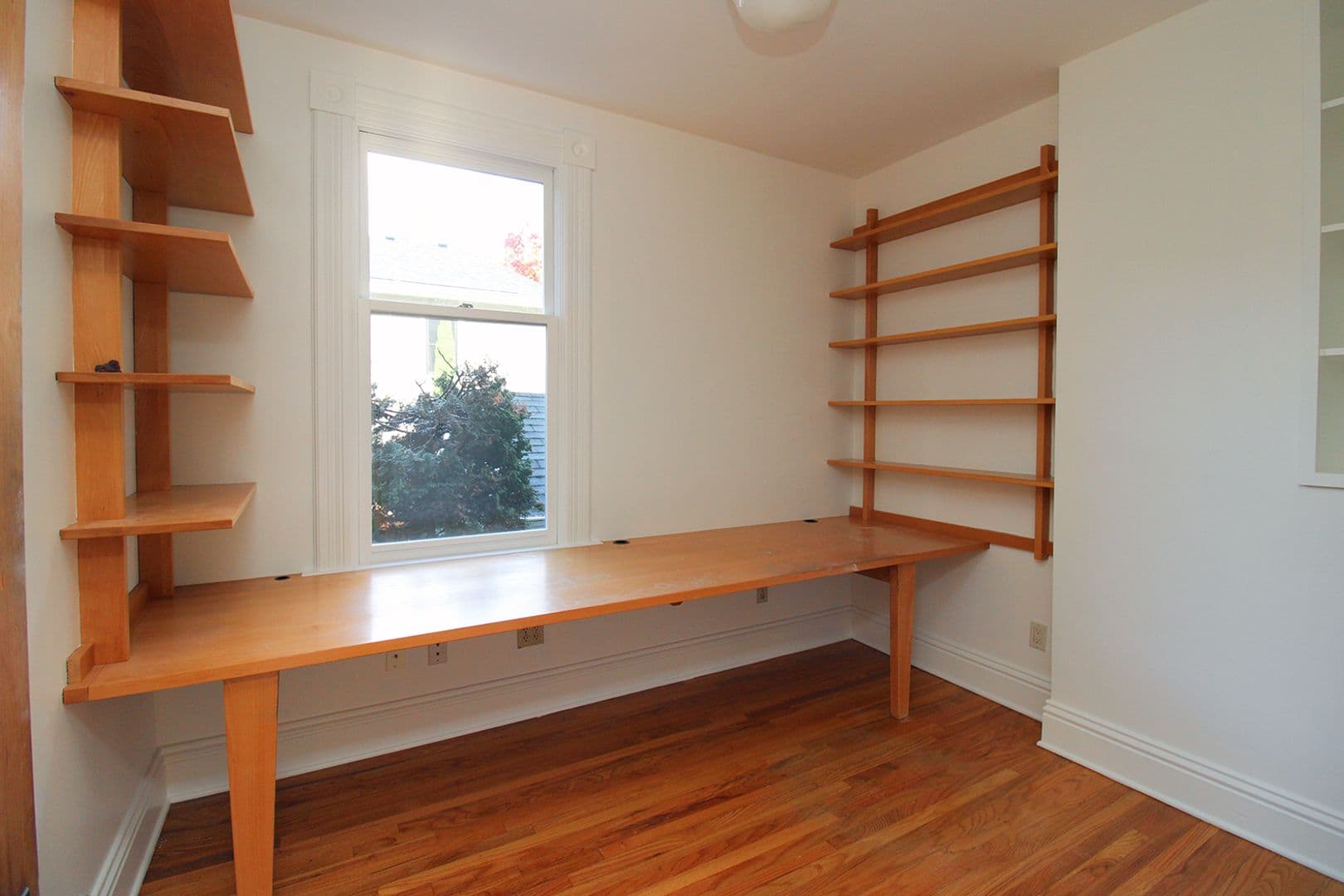 Portland Apartment: 1825 NW 24th Ave #A-B