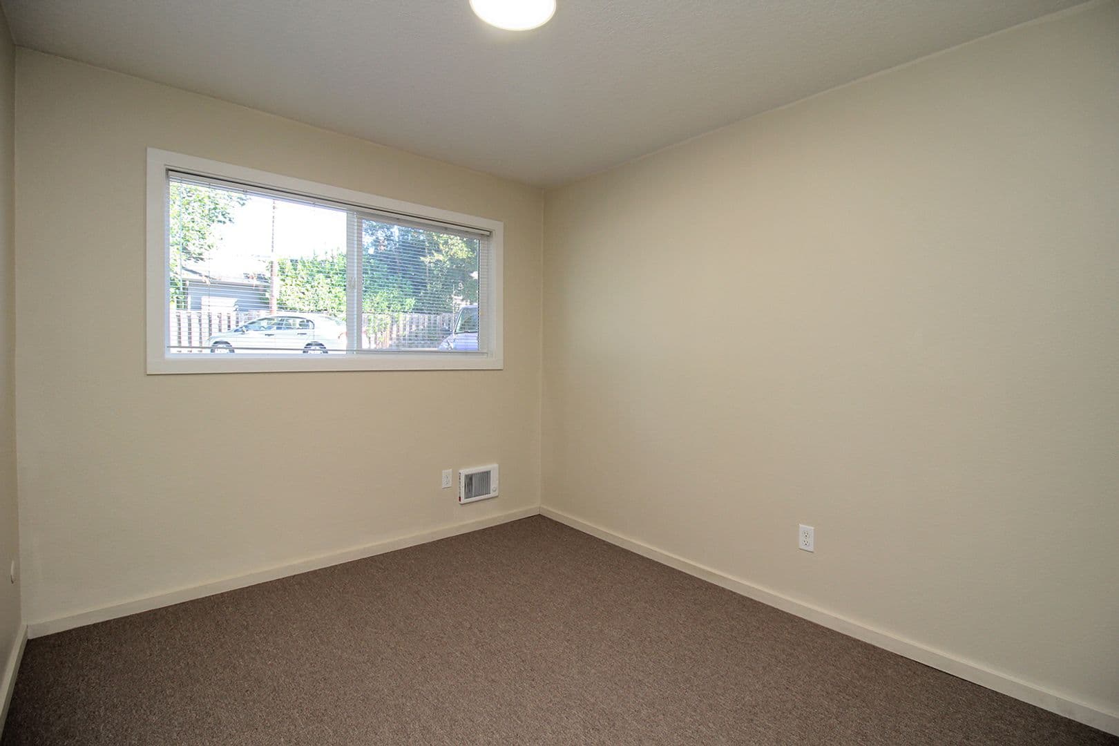 Portland Apartment: 4204 - 4232 SE Cesar E Chavez Blvd.