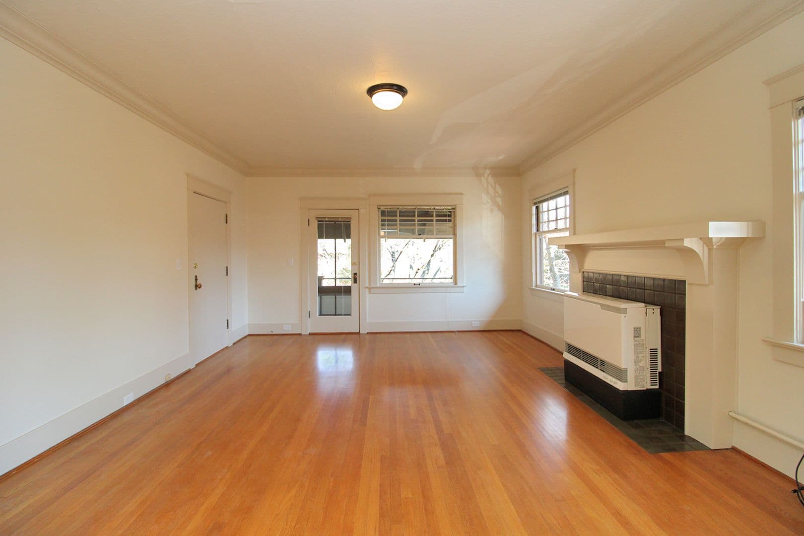 Portland Apartment: 1636 NE Tillamook St #2