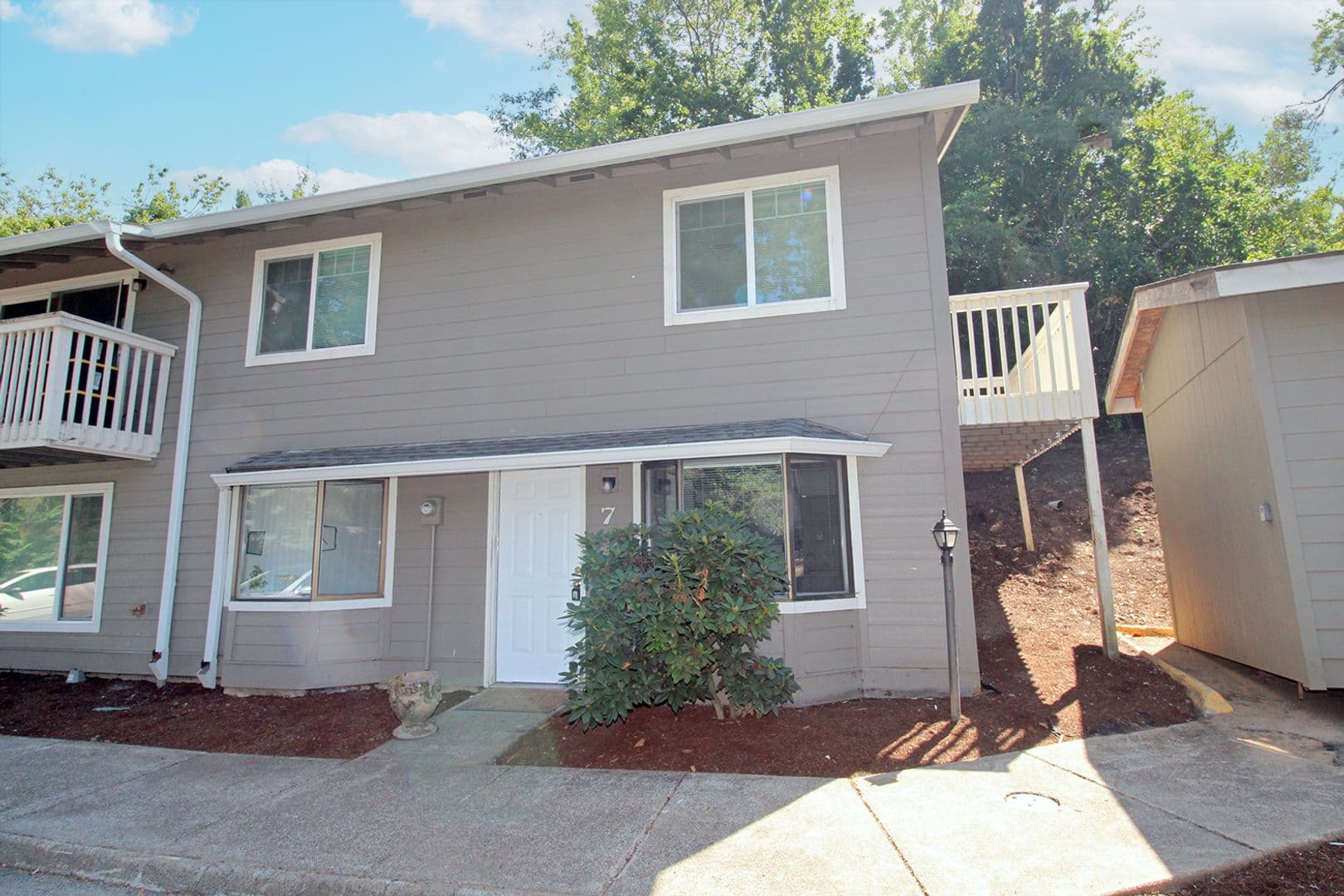 Portland Apartment: 5704 SW Beaverton-Hillsdale Hwy