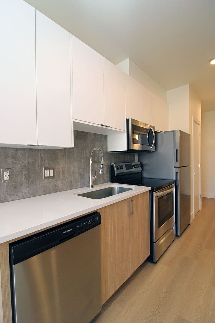 Portland Apartment: 8417 SW 24th Ave