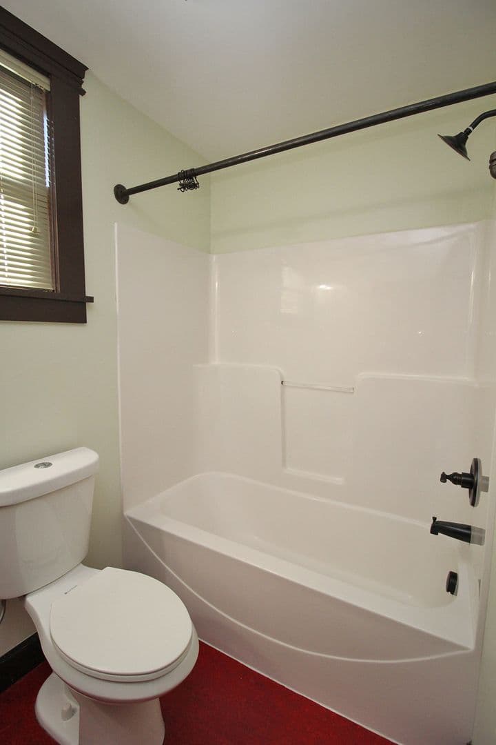 Portland Apartment: 1634 NW Everett St