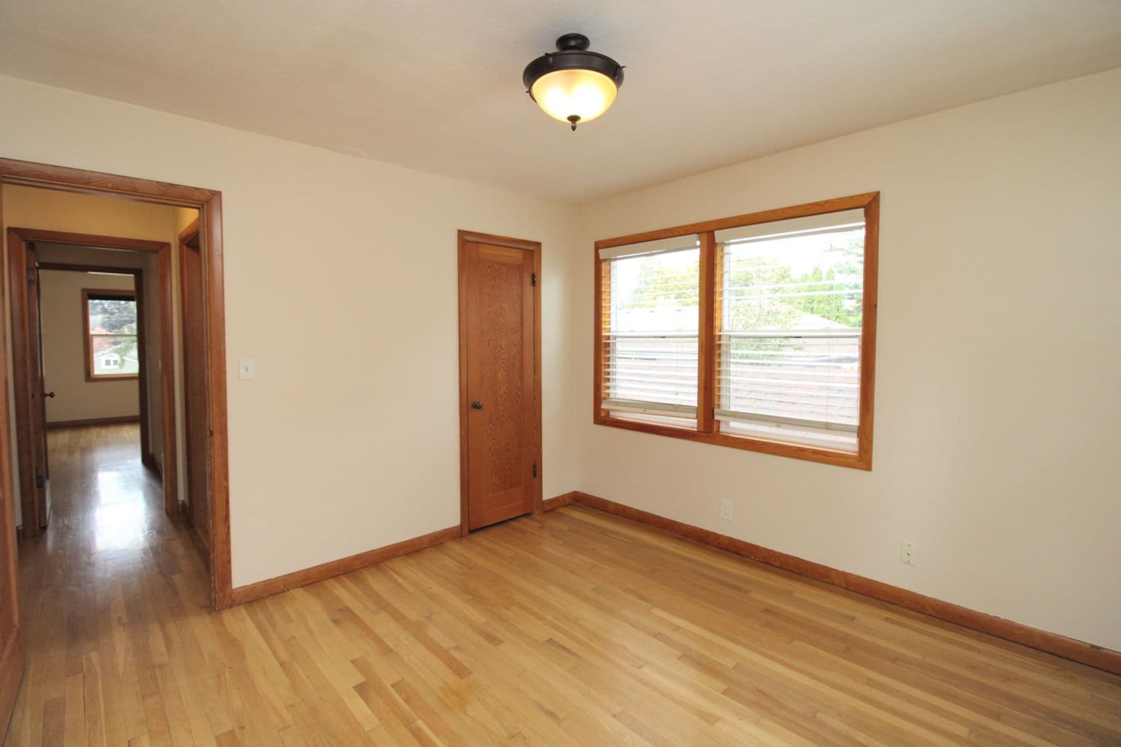 Portland Apartment: 9823 SW 55th Ave
