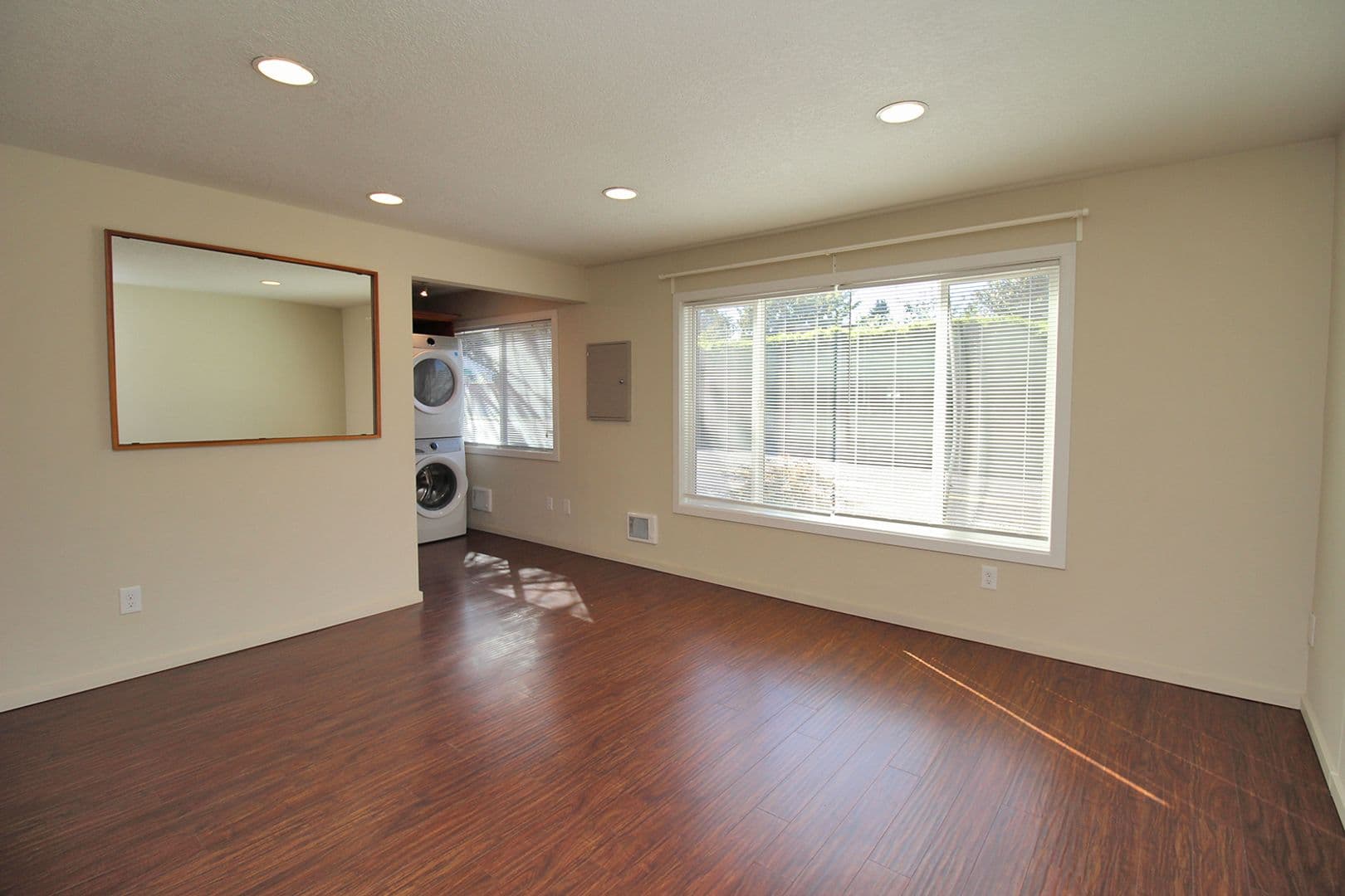 Portland Apartment: 4204 - 4232 SE Cesar E Chavez Blvd.