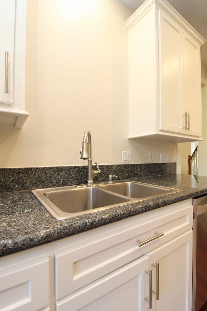 Portland House: 9583 NW Randall Ln