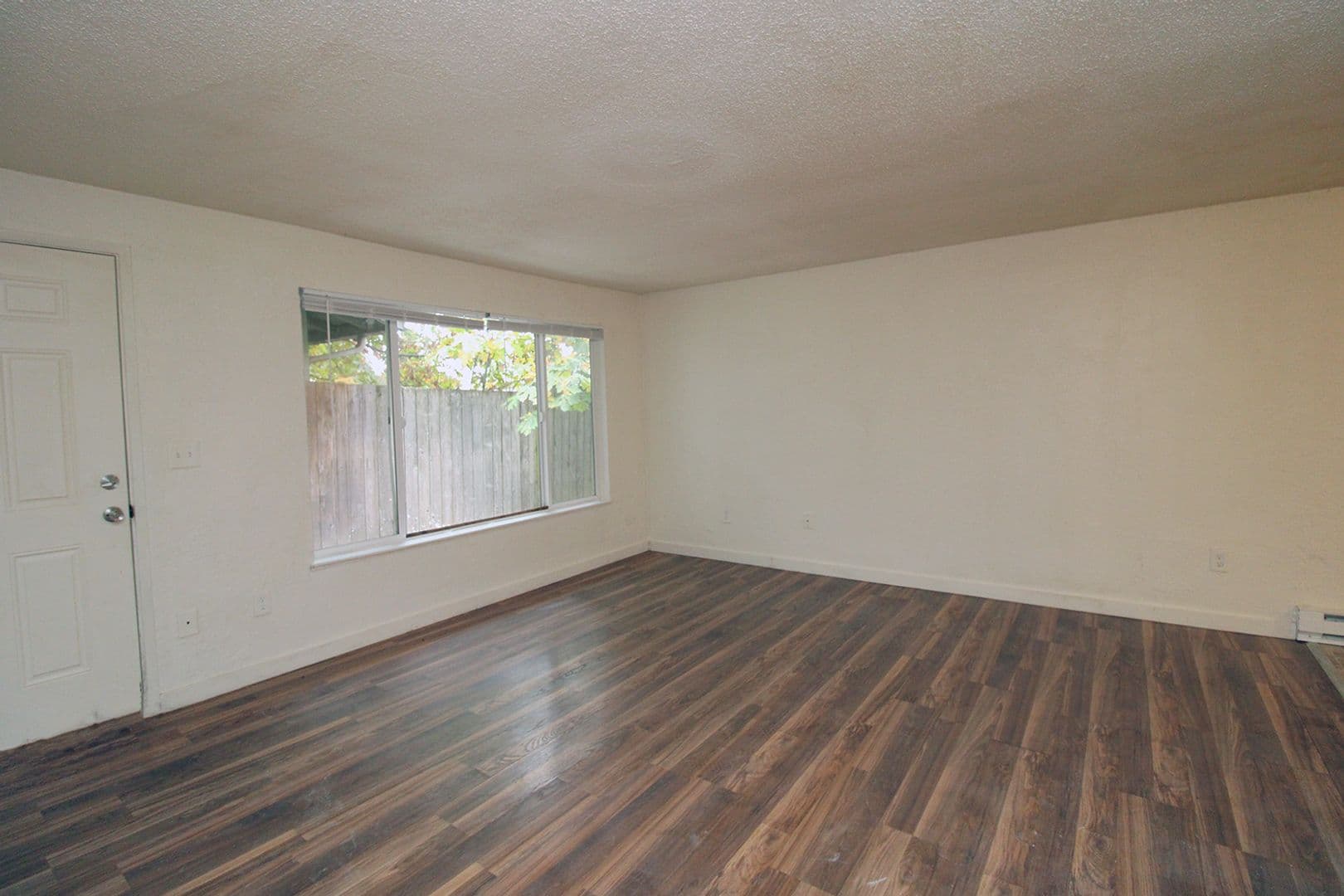 Gresham Apartment: 1113 - 1127 NE 183rd Ave