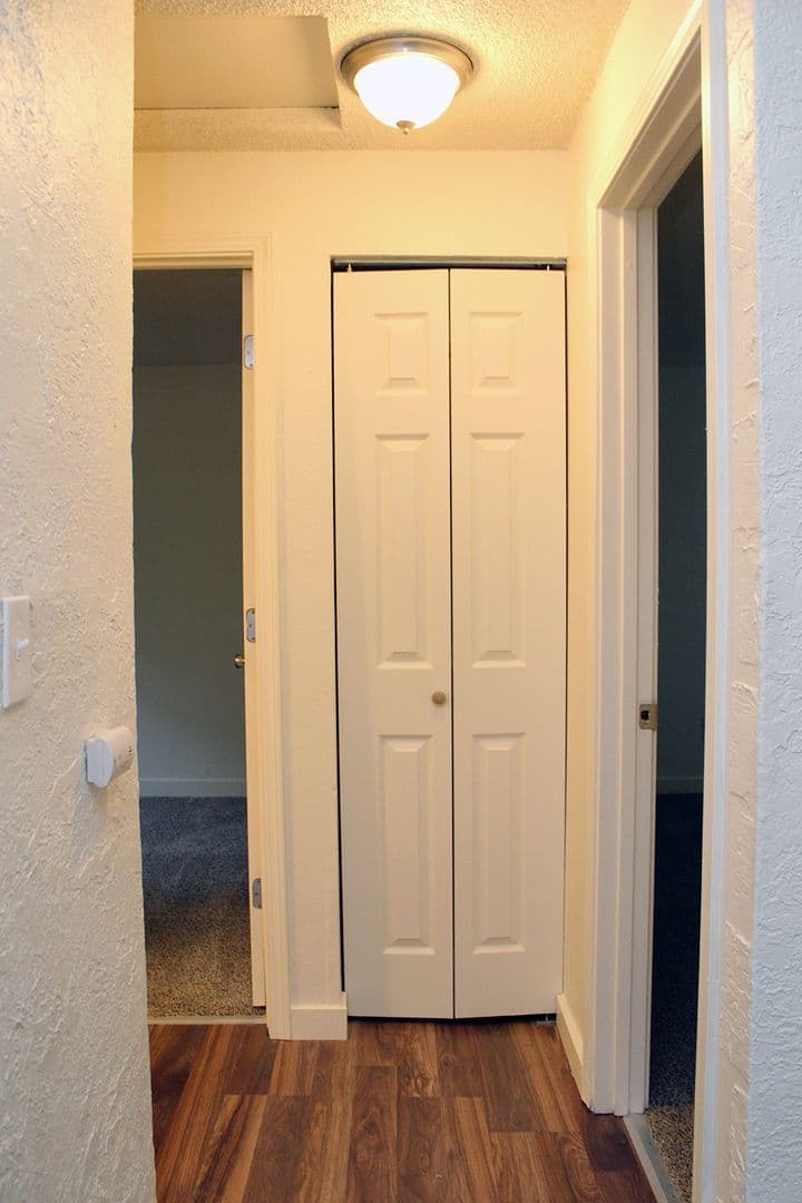 Gresham Apartment: 1113 - 1127 NE 183rd Ave