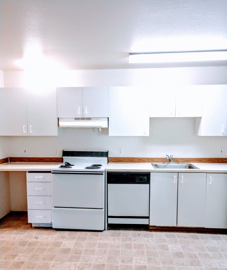 Portland Apartment: 131 - 149 SE 151st Ave