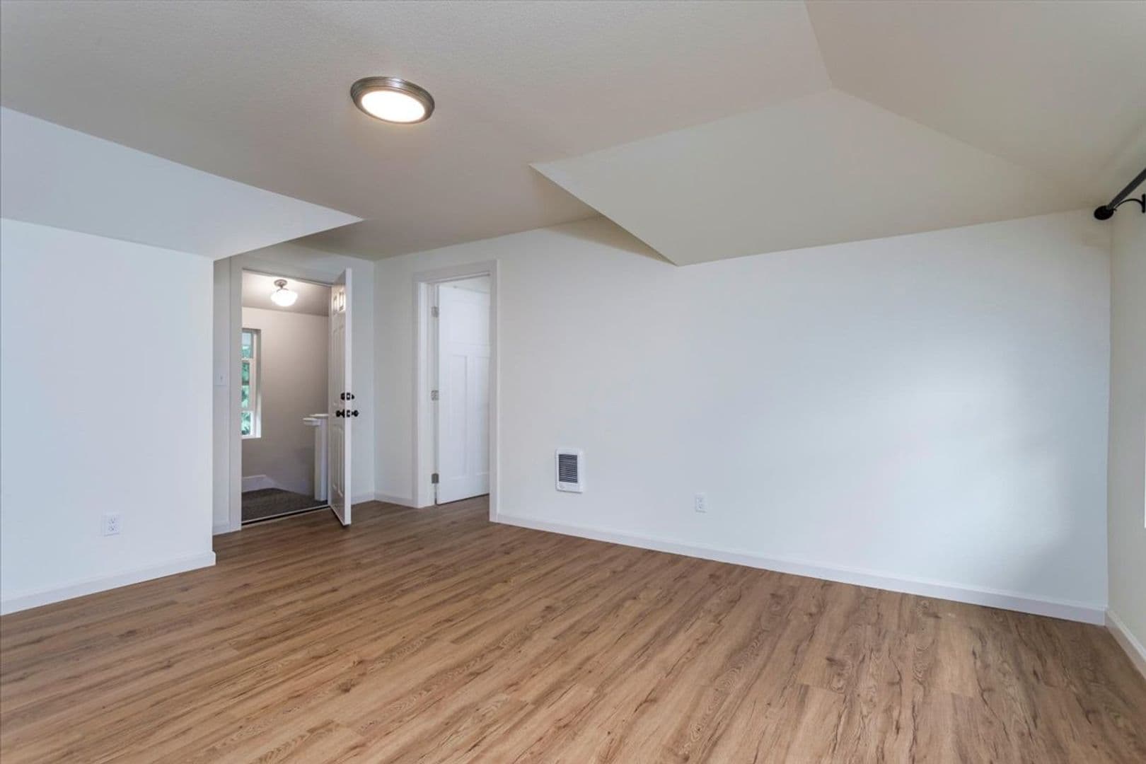 Portland Apartment: 3622-3624 NE Cleveland Ave