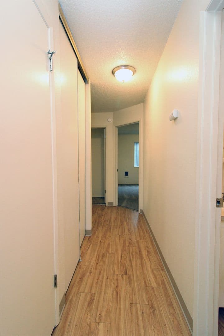 Portland Apartment: 1942-1956 NE Tillamook St