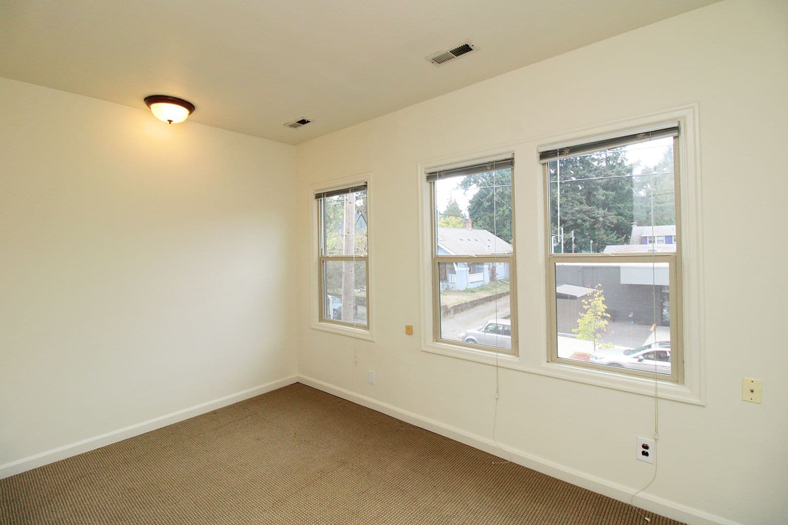 Portland Apartment: 5944 & 5948 NE 30th Ave