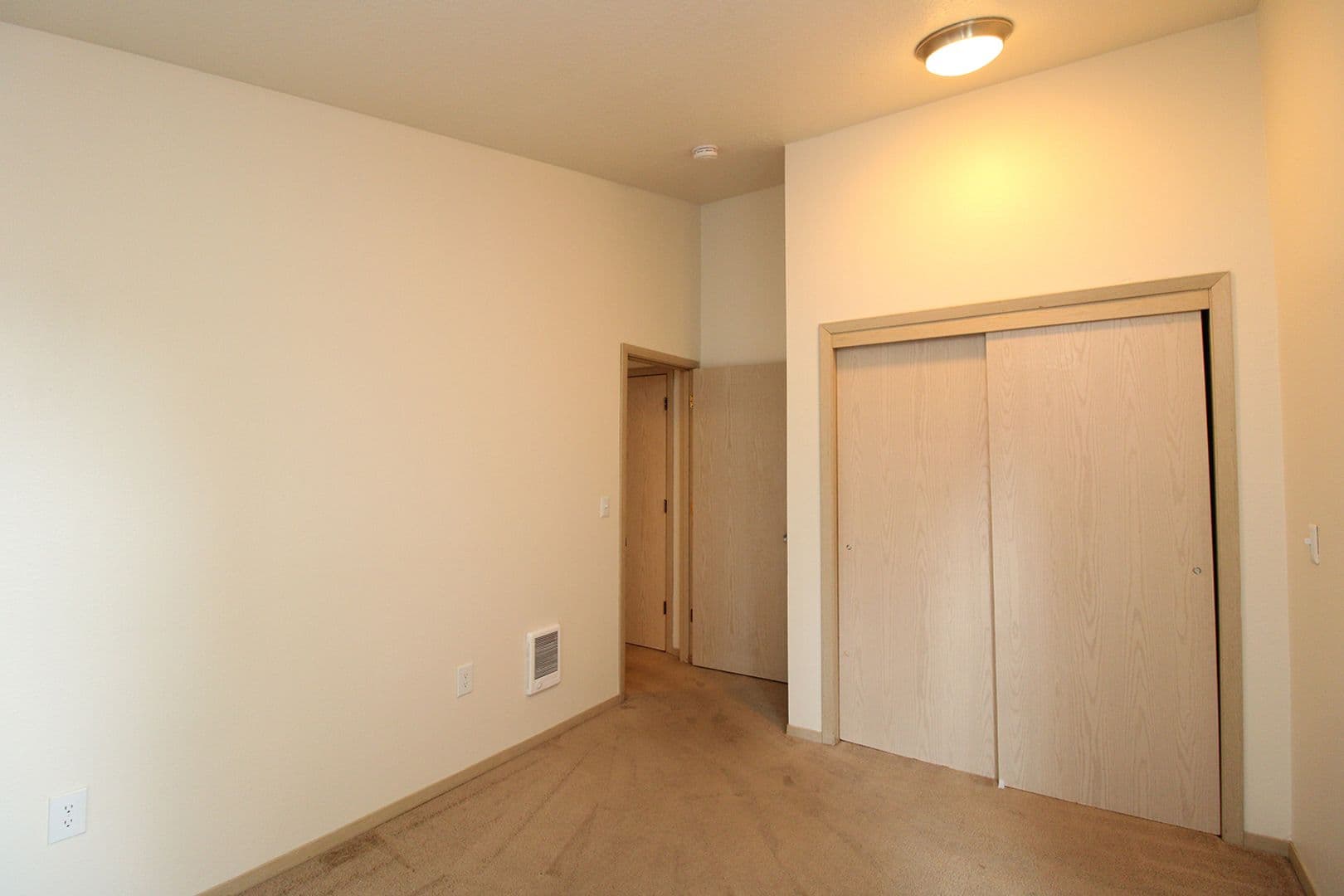 Portland Apartment: 1348 - 1438 NE 160th Ave
