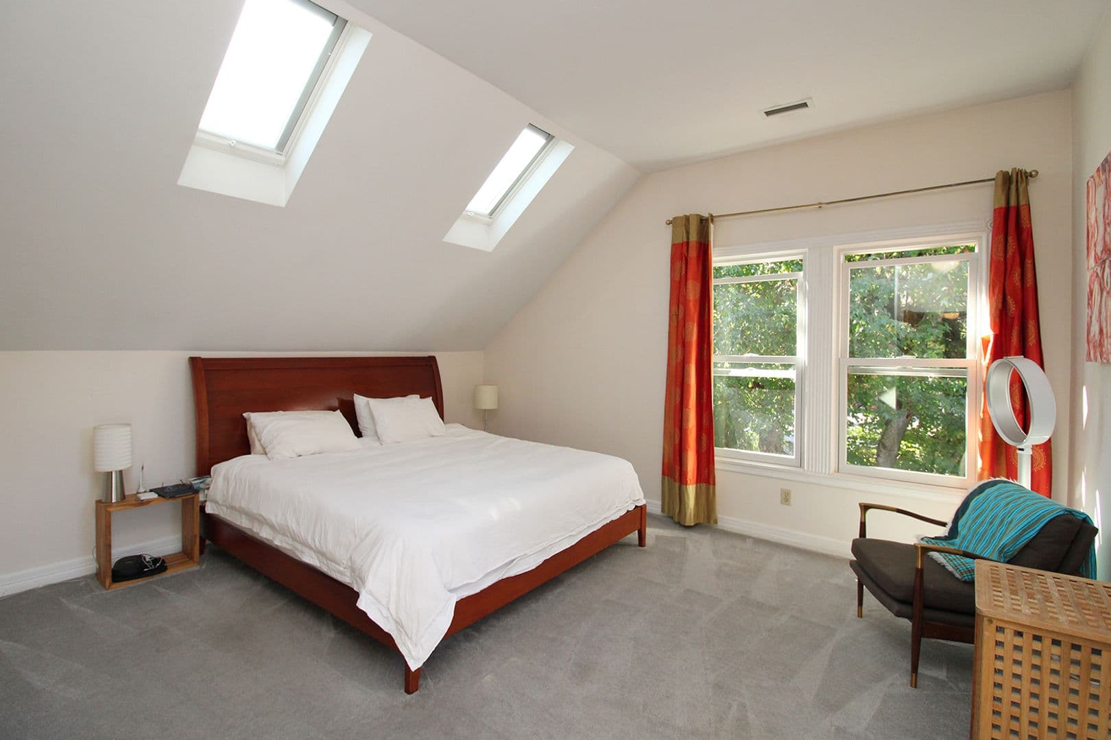 Portland Apartment: 1825 NW 24th Ave #A-B