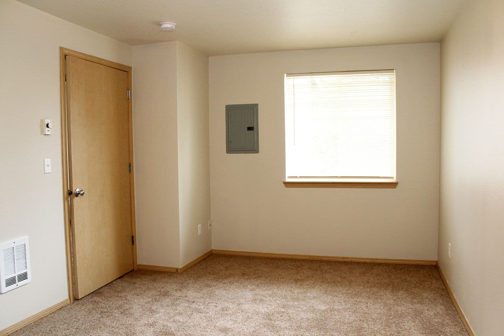 Portland Apartment: 11710-11712 SE Powell Blvd