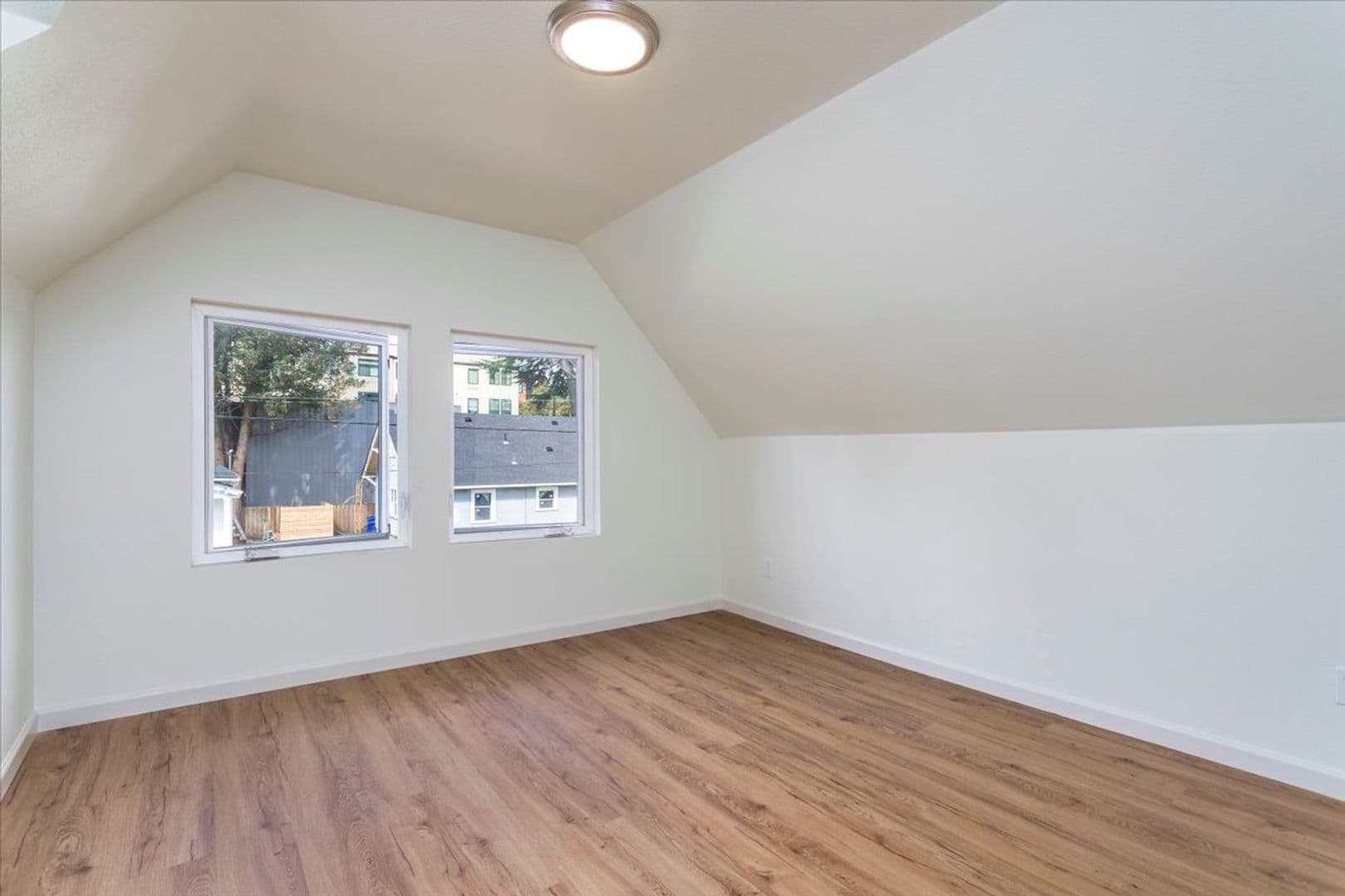 Portland Apartment: 3622-3624 NE Cleveland Ave