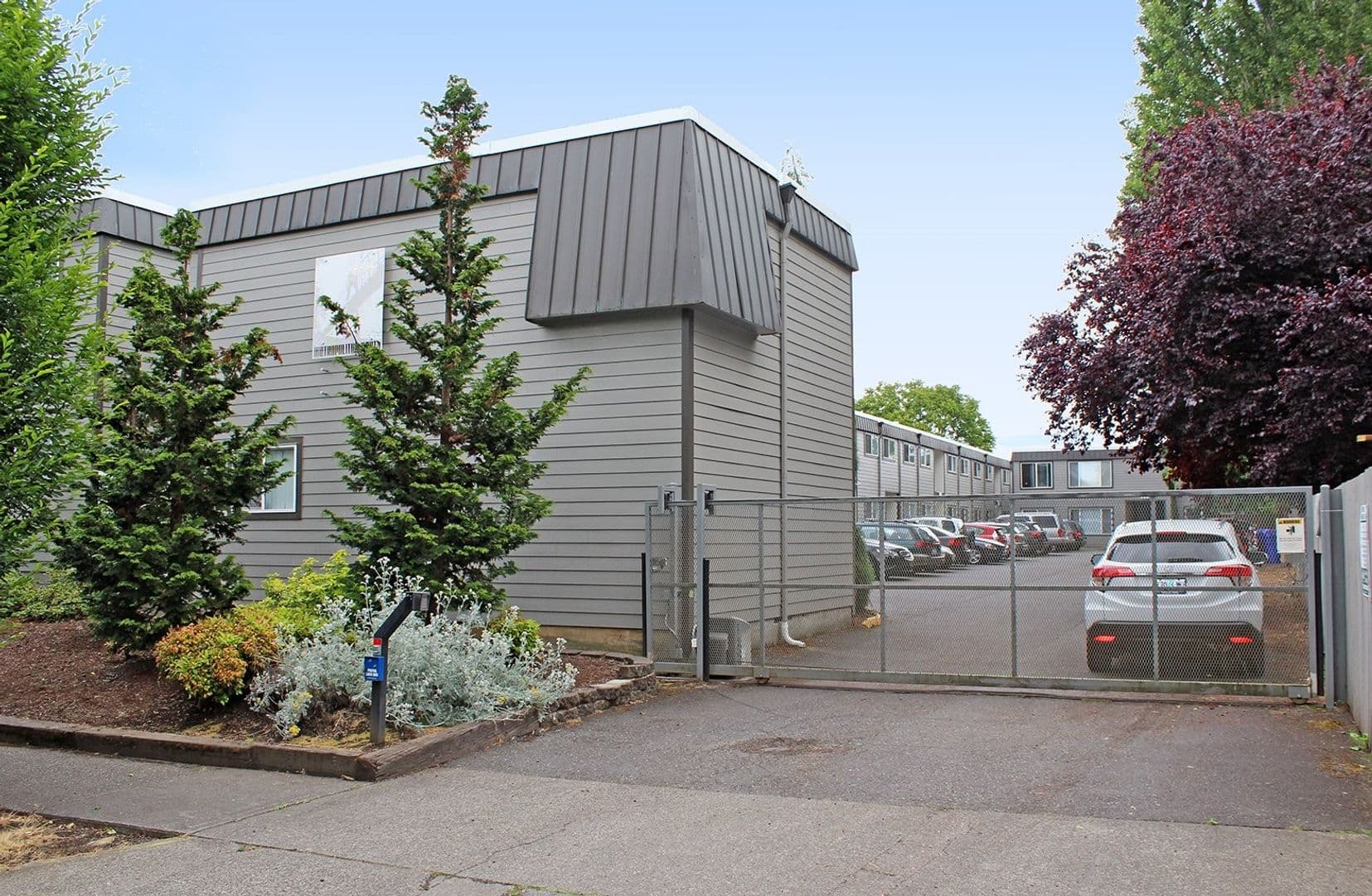 Portland Apartment: 9222 N Lombard St