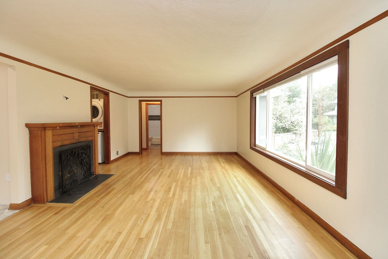 Portland Apartment: 9823 SW 55th Ave
