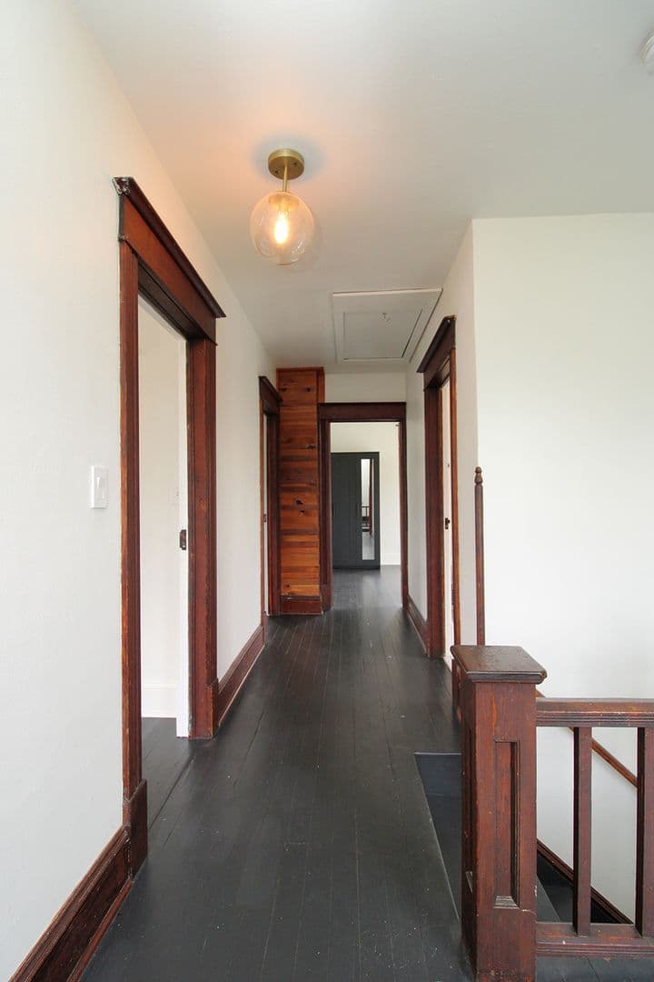 Portland House: 7126 N Lombard St