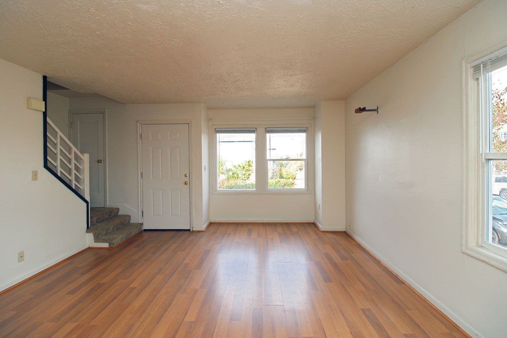 Portland Apartment: 6909-6923 N Vancouver Av
