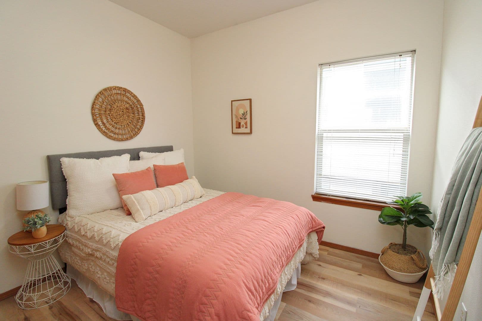 Portland Apartment: 2315 N Lombard St