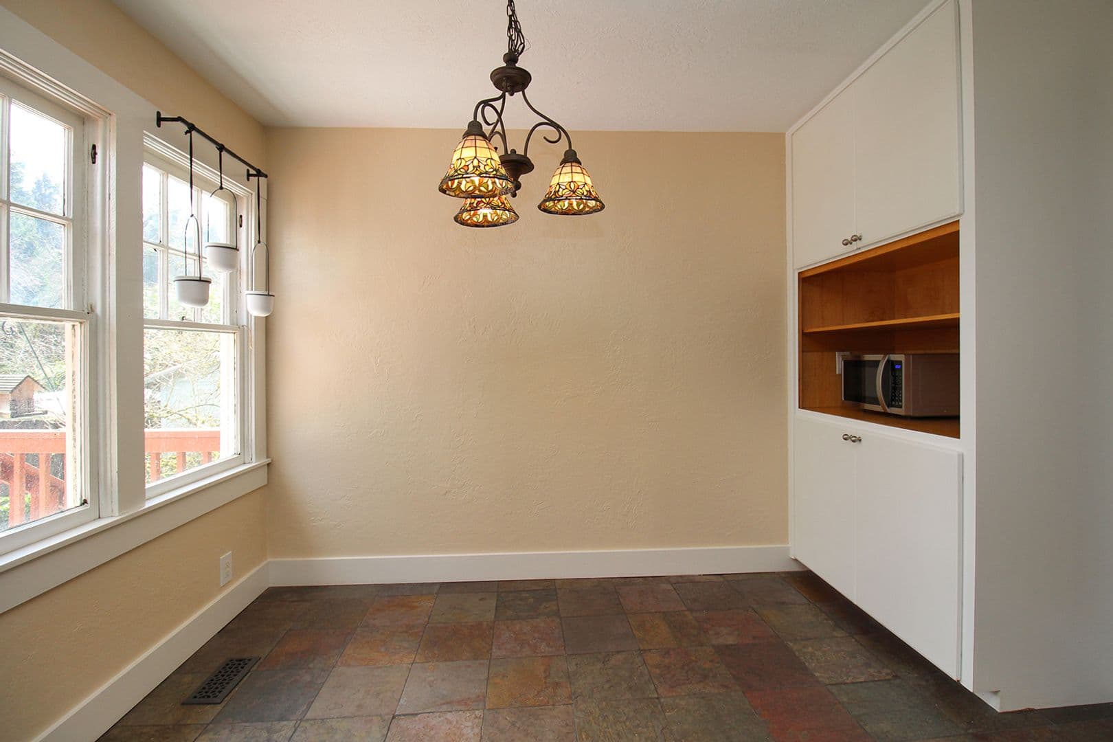Portland House: 320 SW Carson St