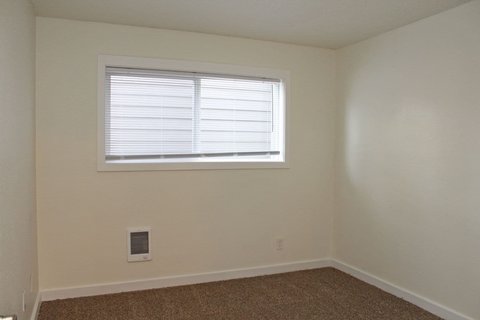 Portland Apartment: 9222 N Lombard St