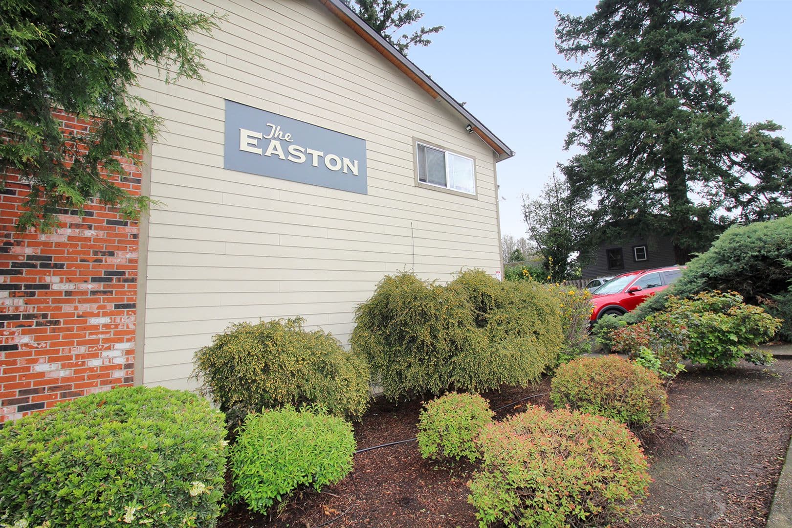Portland Apartment: 4204 - 4232 SE Cesar E Chavez Blvd.