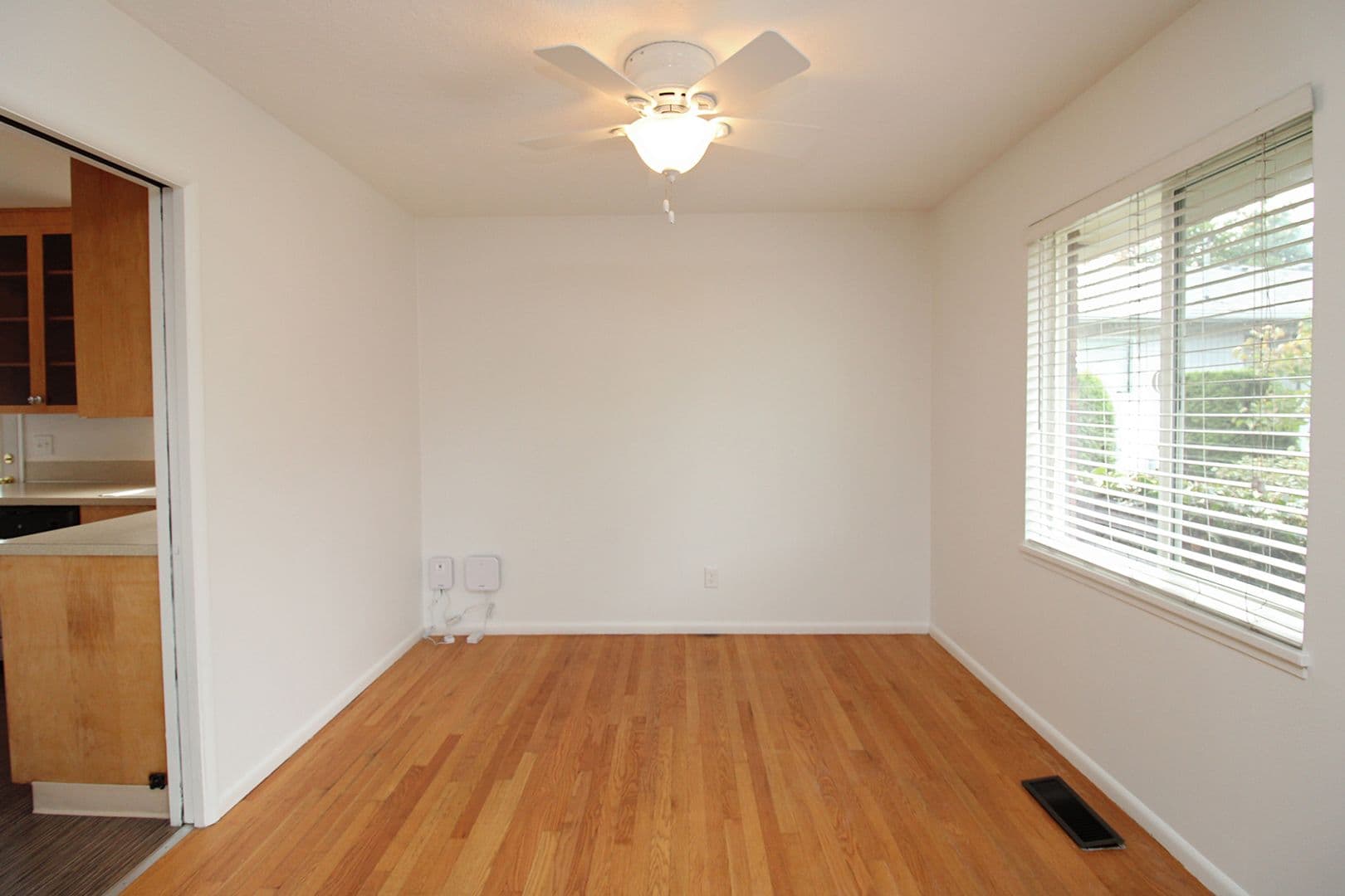 Portland Apartment: 7230 - 7234 NE Broadway