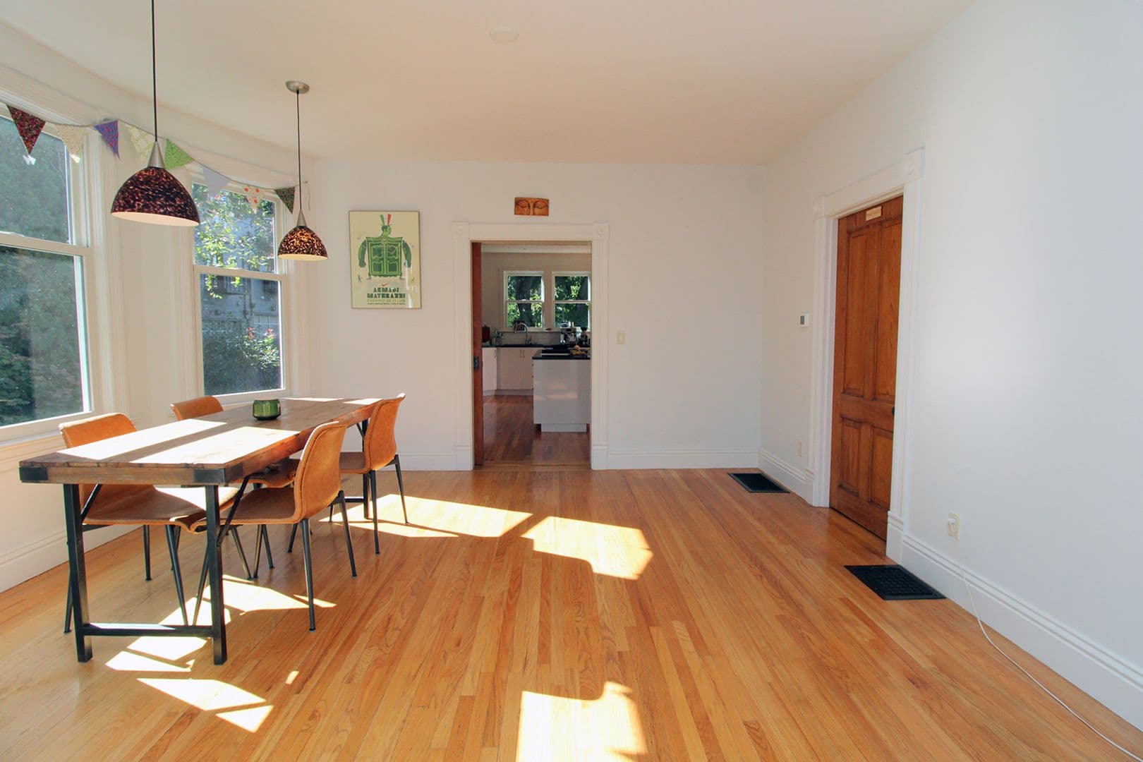Portland Apartment: 1825 NW 24th Ave #A-B