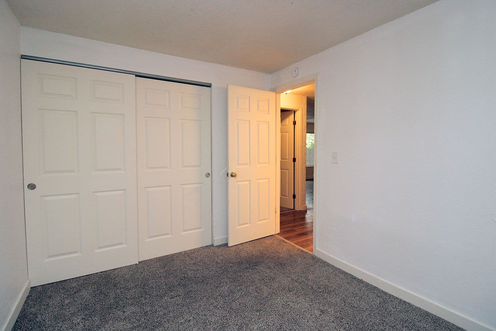 Gresham Apartment: 1113 - 1127 NE 183rd Ave