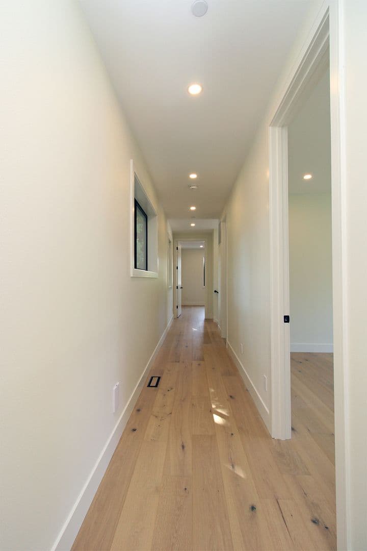 Portland House: 6233 SW Hamilton Way