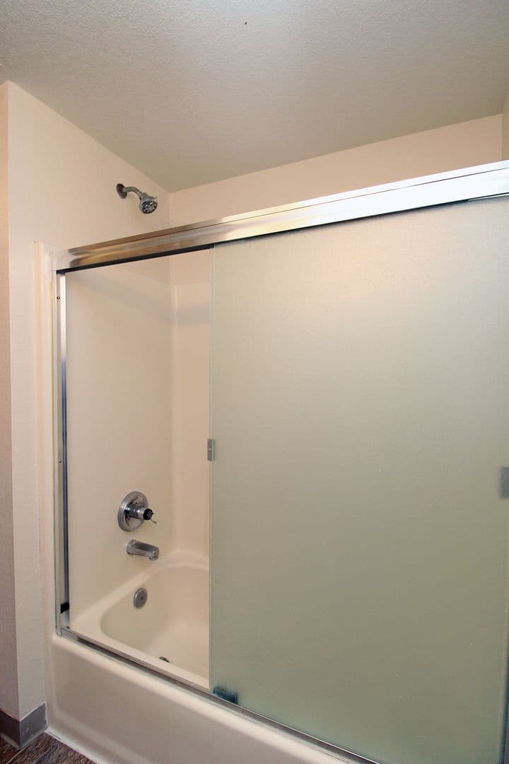 Portland Apartment: 1348 - 1438 NE 160th Ave