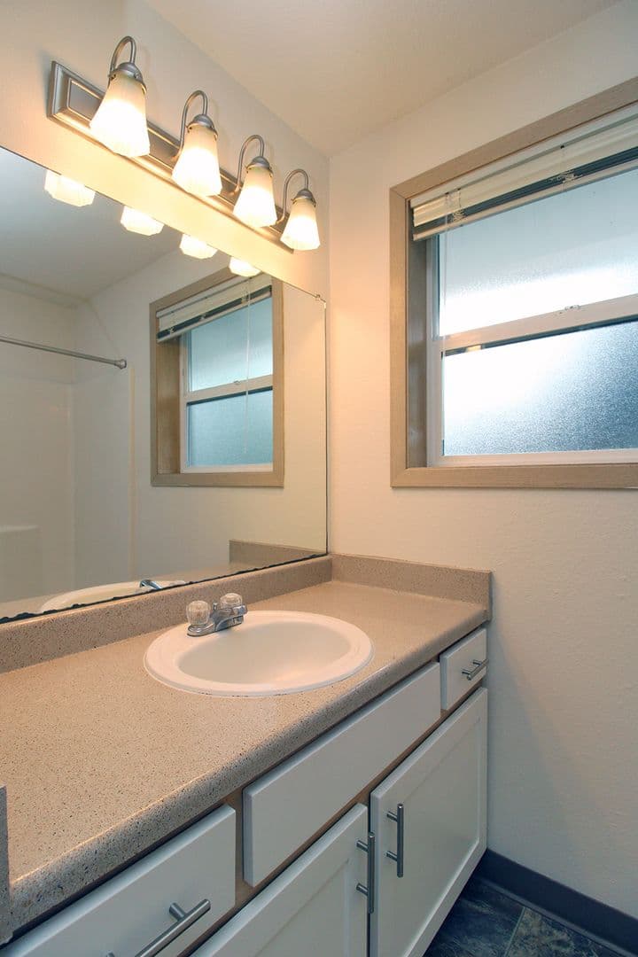 Portland Apartment: 1348 - 1438 NE 160th Ave