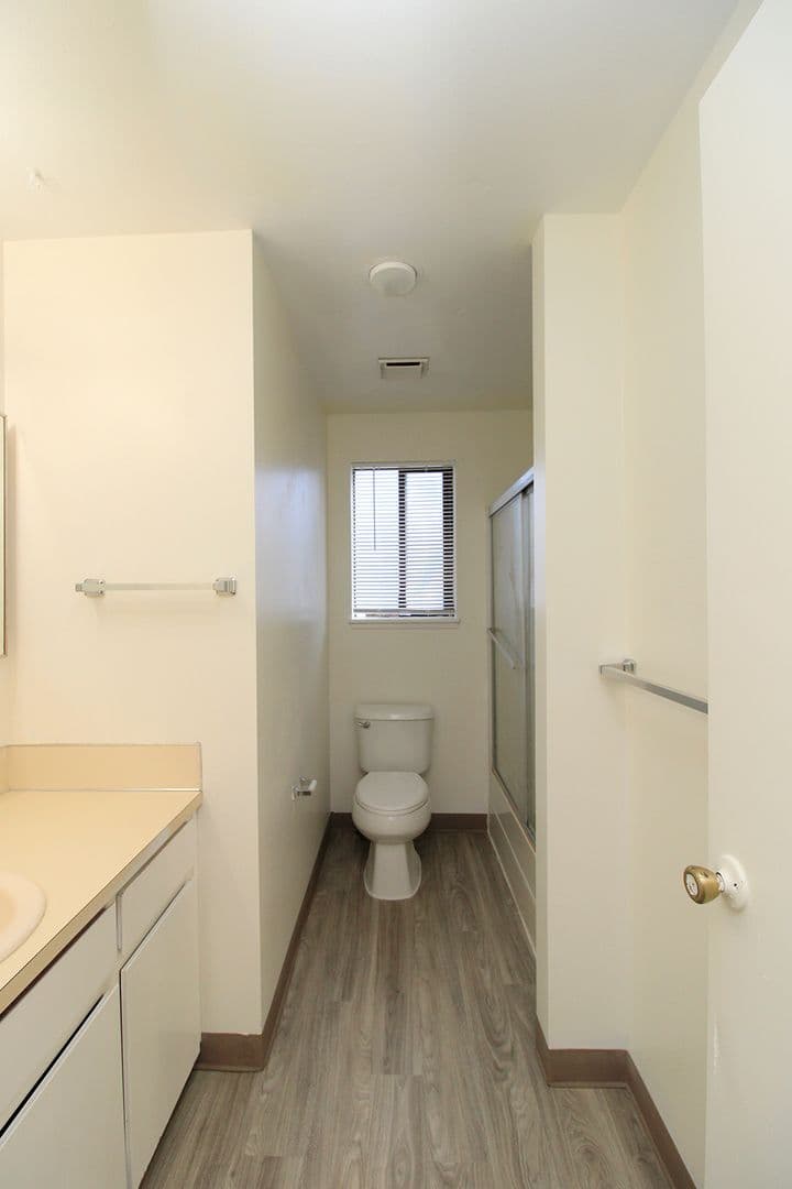 Troutdale Apartment: 802 - 804 SW 29th Way