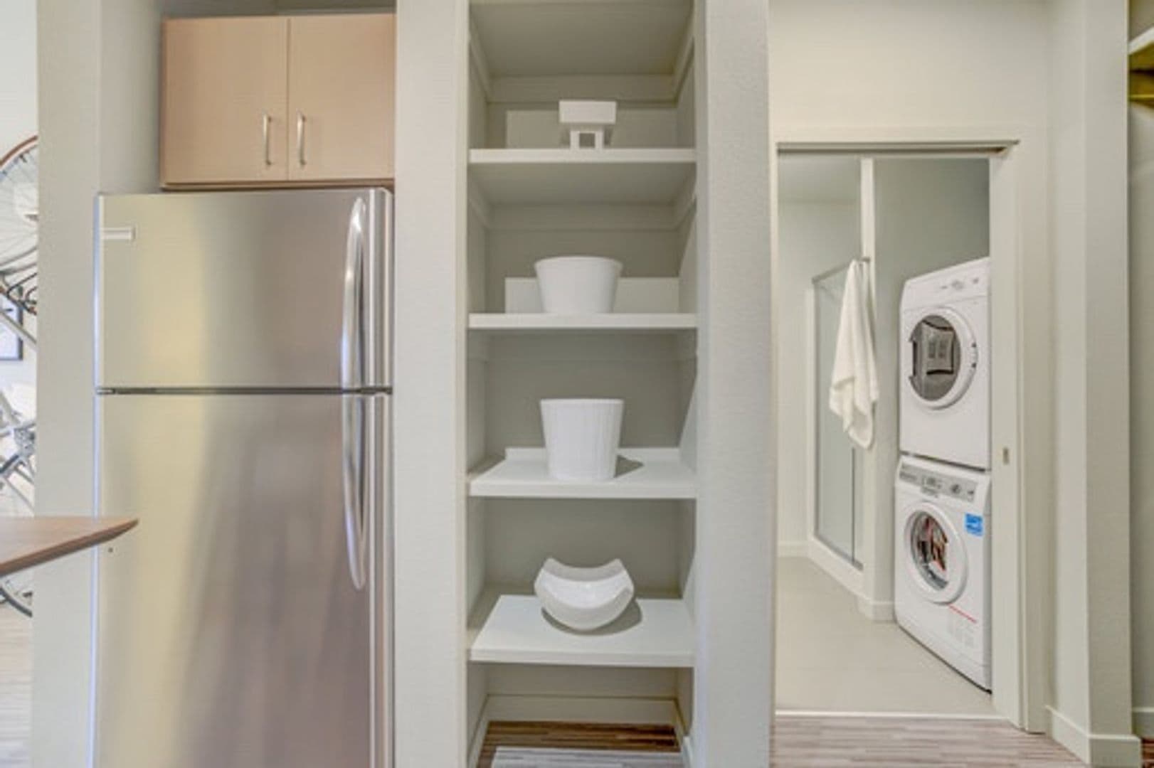 Portland Apartment: 3423 SE Hawthorne Blvd