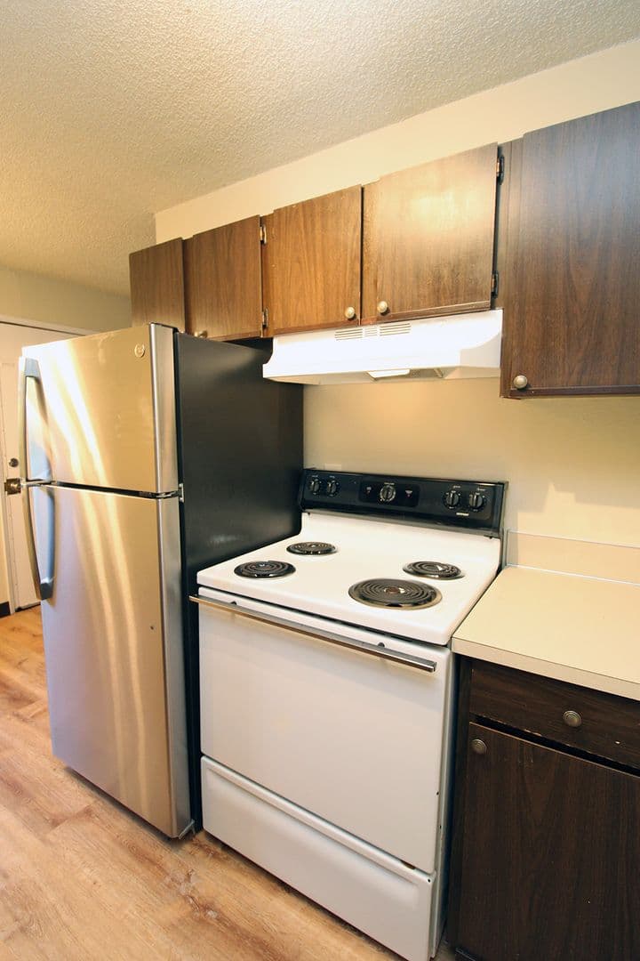 Portland Apartment: 5704 SW Beaverton-Hillsdale Hwy