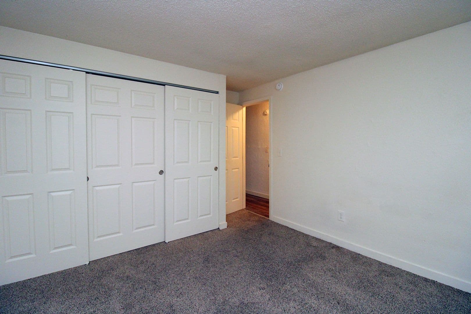 Gresham Apartment: 1113 - 1127 NE 183rd Ave