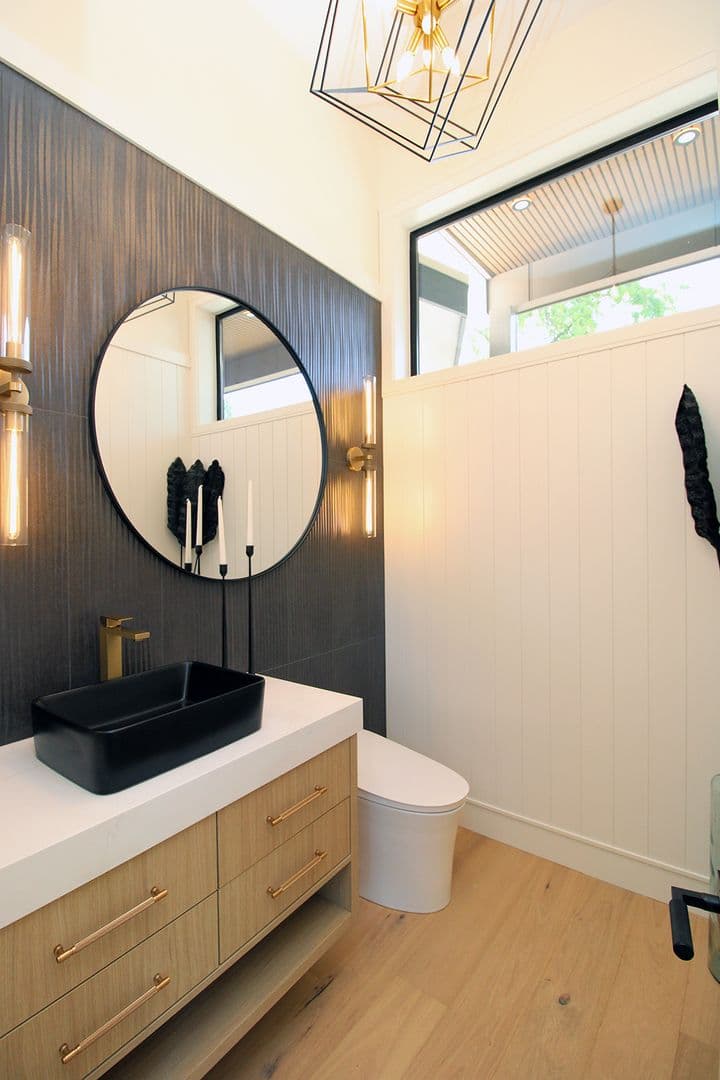 Portland House: 6233 SW Hamilton Way