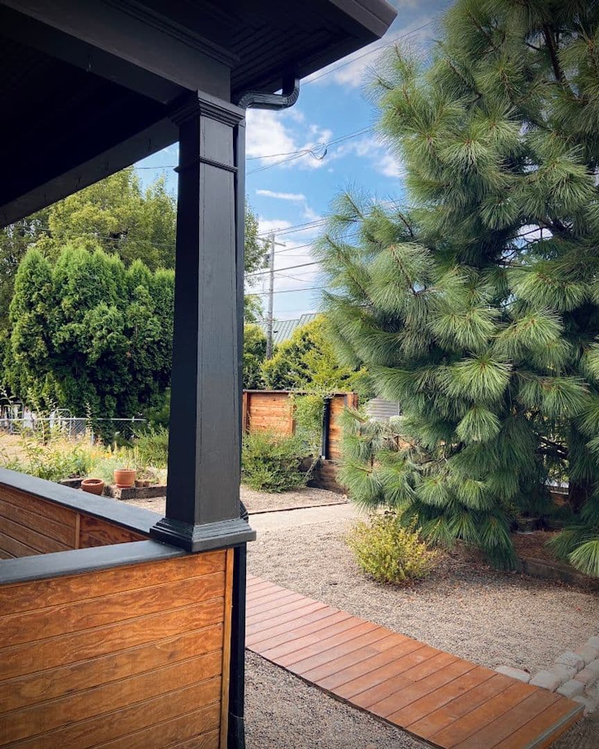 Portland House: 7126 N Lombard St