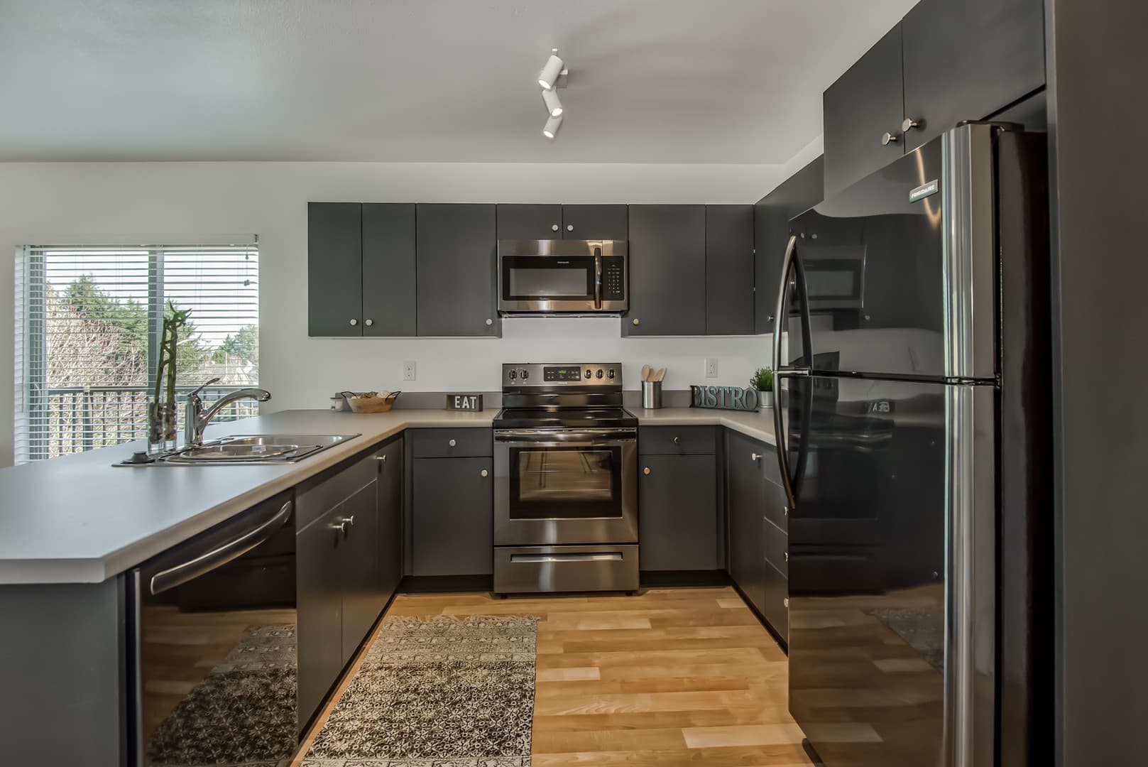 Portland Apartment: 6195 N Minnesota Ave