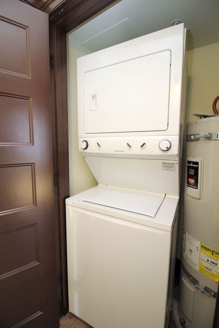 Portland Apartment: 1634 NW Everett St