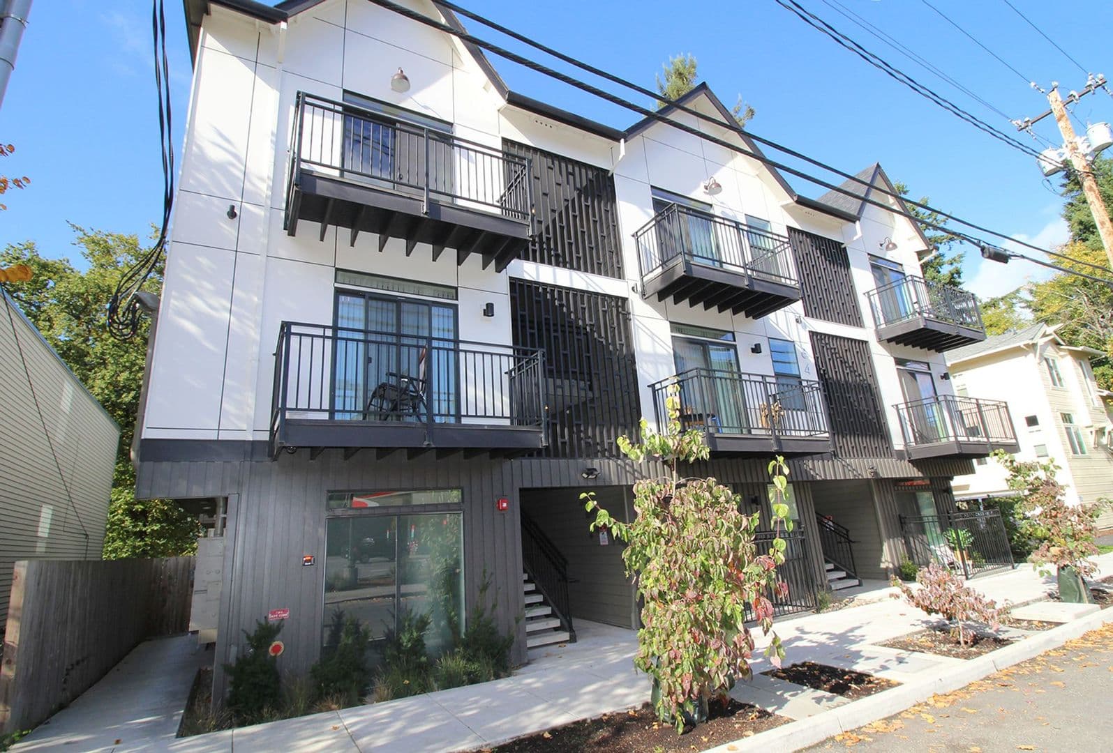 Portland Apartment: 8417 SW 24th Ave