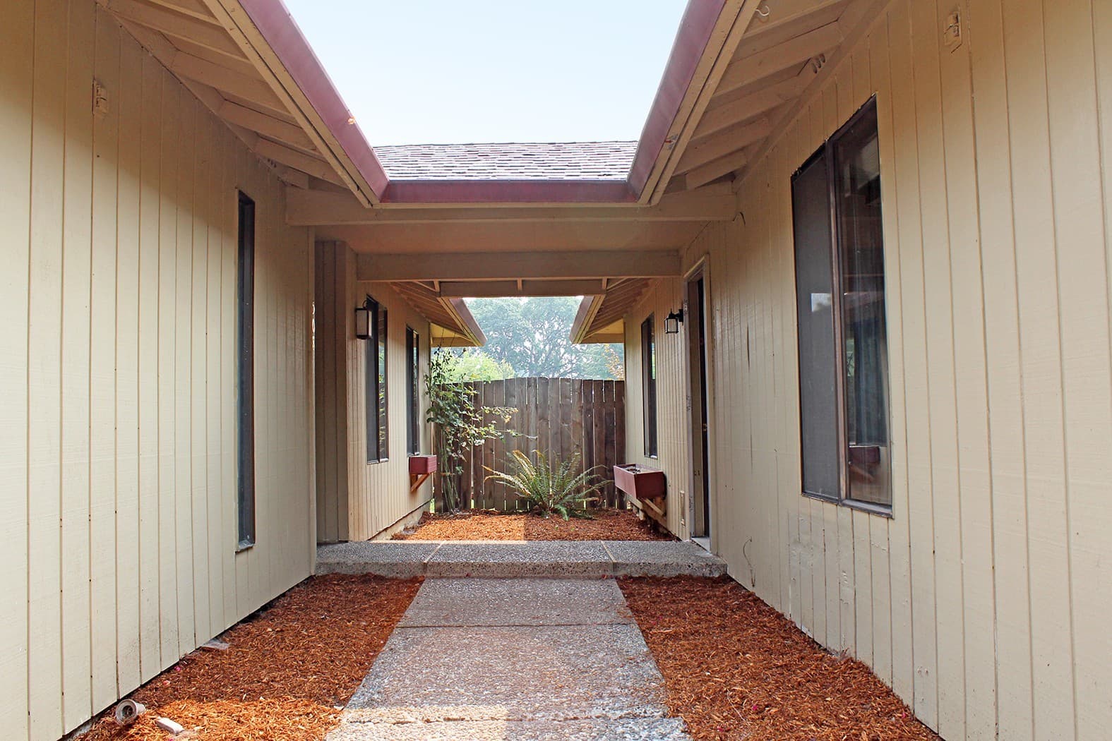 Oregon City Apartment: 508-510 Hartke Lp