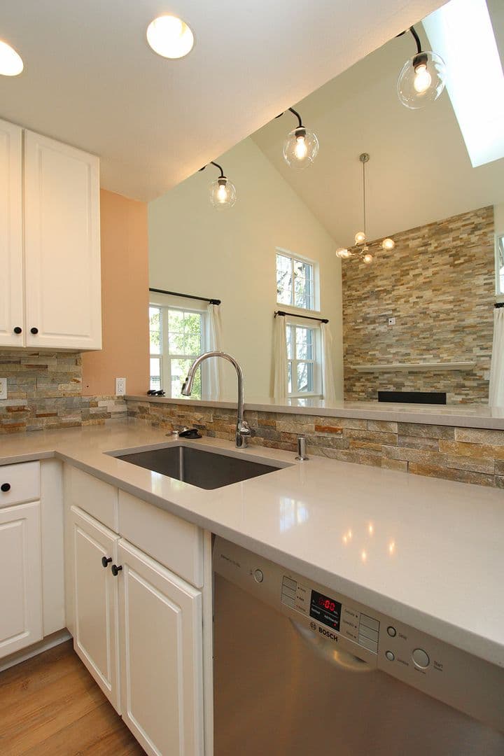 Portland House: 9711 NW Miller Hill Dr