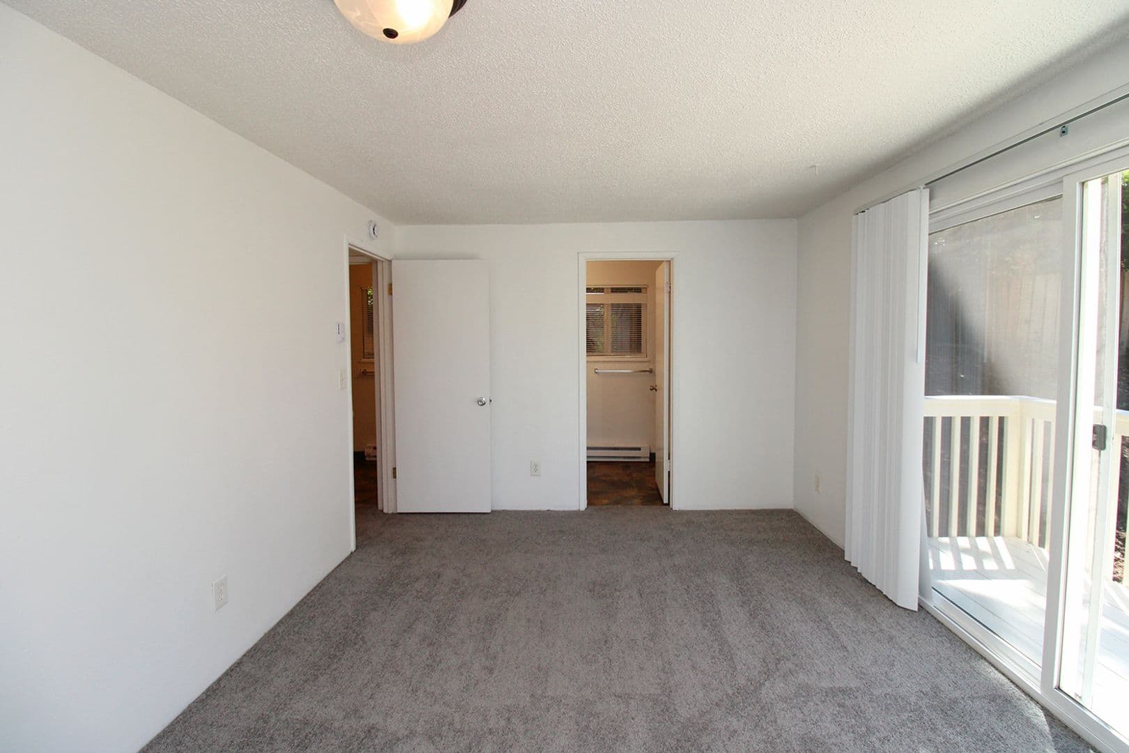 Portland Apartment: 5704 SW Beaverton-Hillsdale Hwy