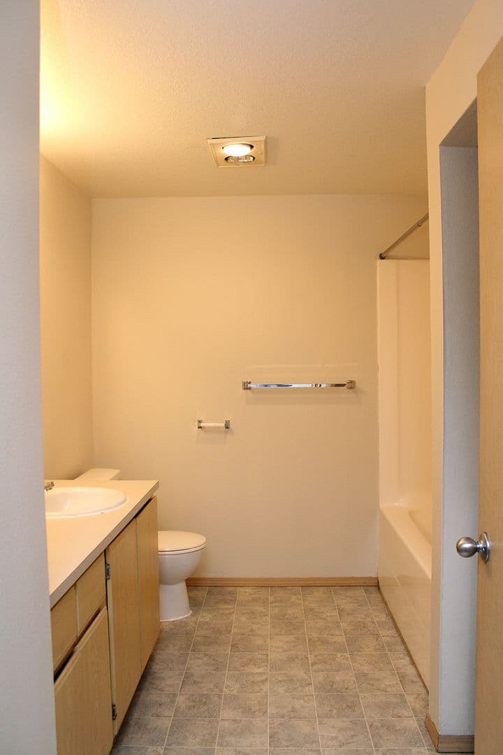Portland Apartment: 11710-11712 SE Powell Blvd