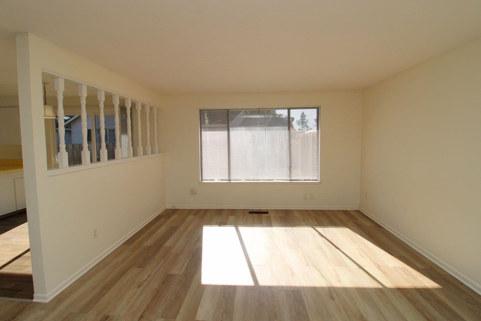 Troutdale Apartment: 802 - 804 SW 29th Way