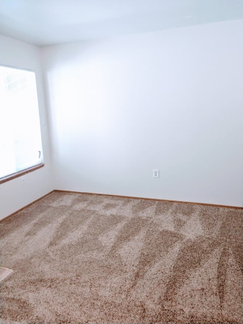 Portland Apartment: 131 - 149 SE 151st Ave