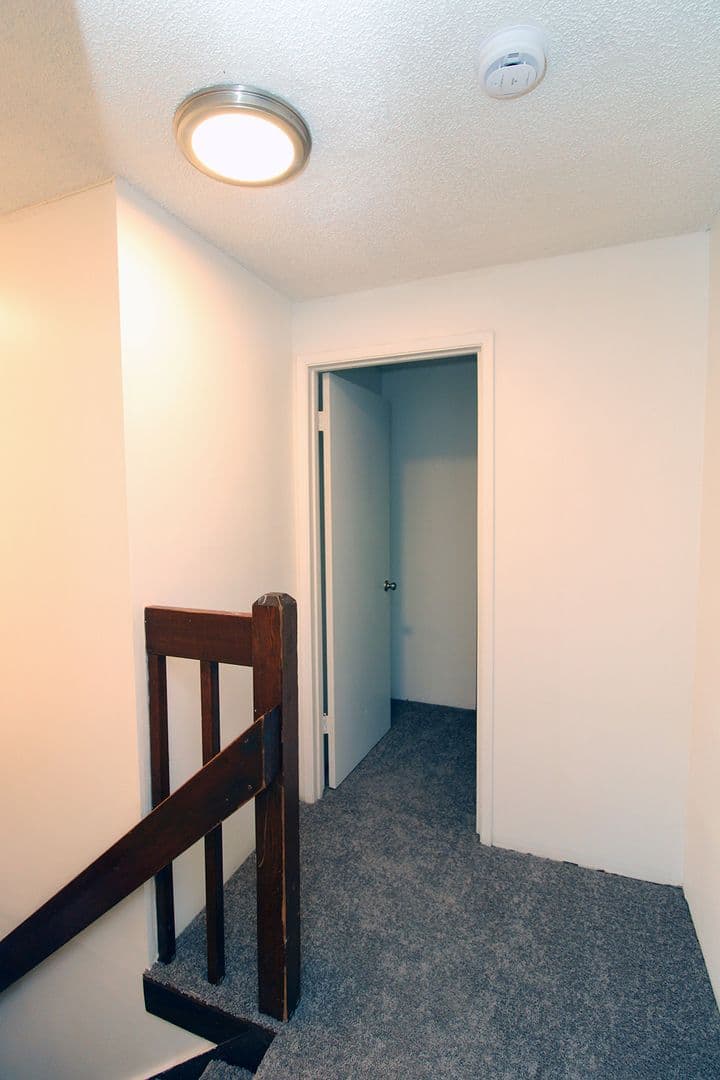 Portland Apartment: 5704 SW Beaverton-Hillsdale Hwy