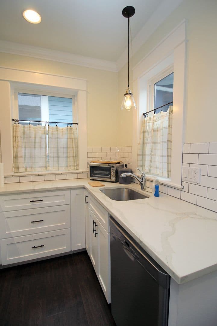 Portland Townhome: 816 NE Imperial Ave